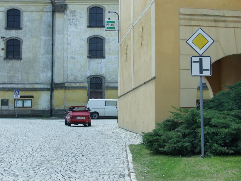 Közlekedési tábla