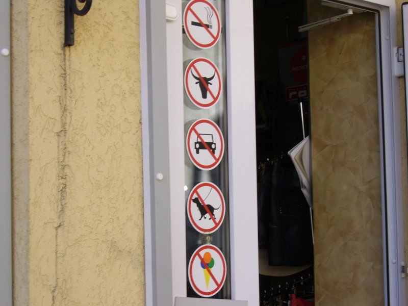 Autót és marhát bevinni tilos!