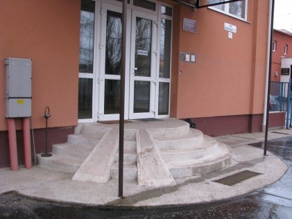 Akadálymentesítve